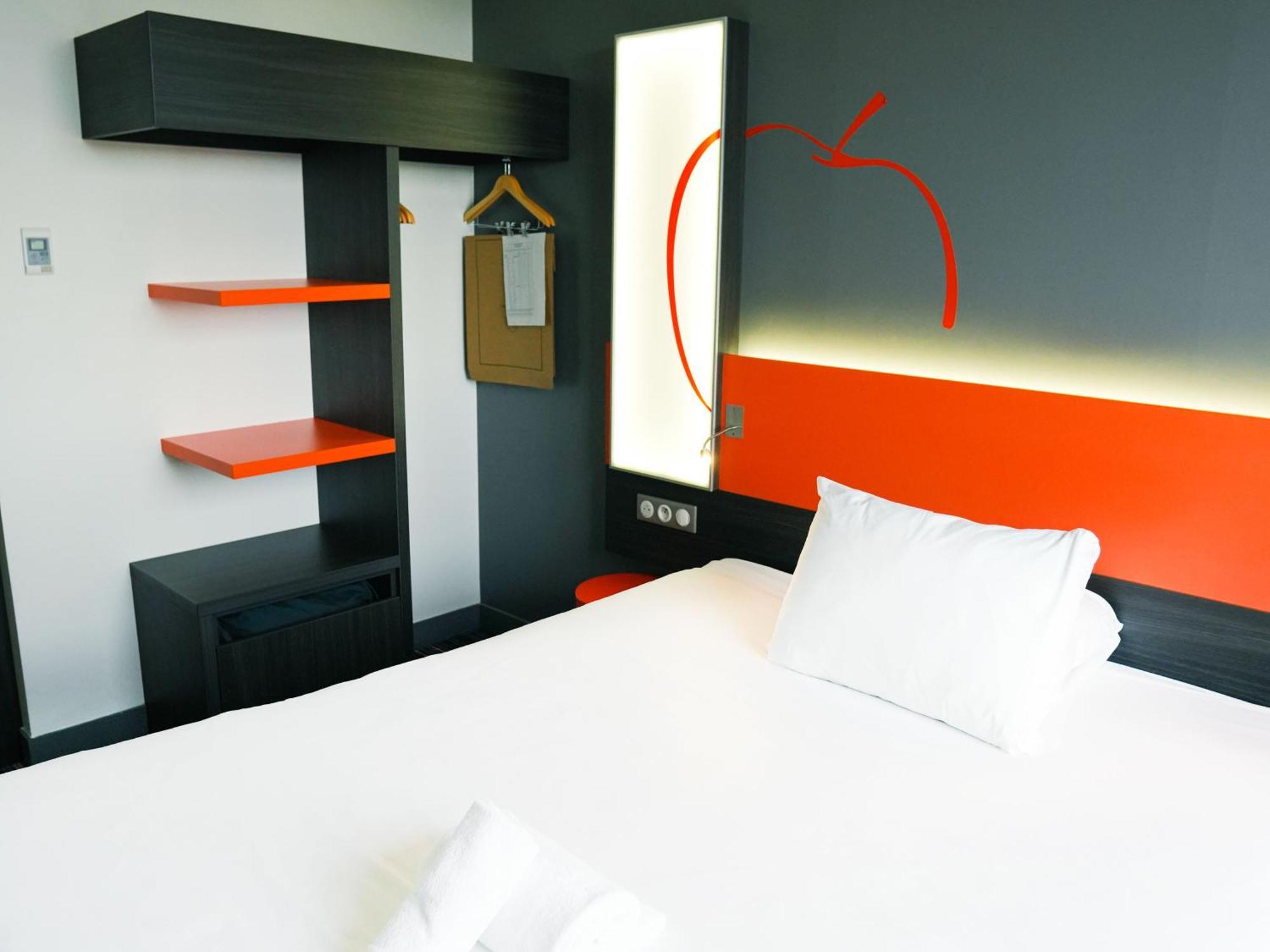 Ibis Styles Caen Centre Gare Hotel Exterior foto