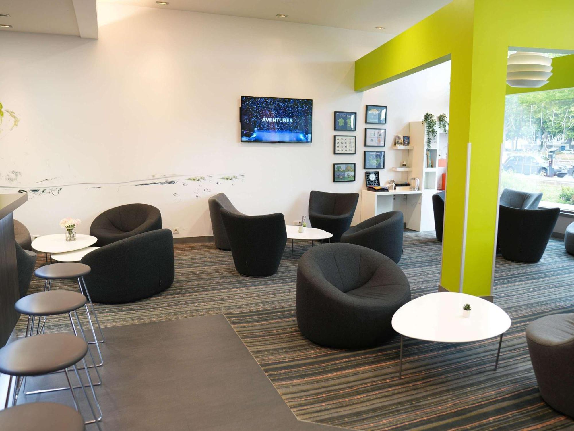 Ibis Styles Caen Centre Gare Hotel Exterior foto