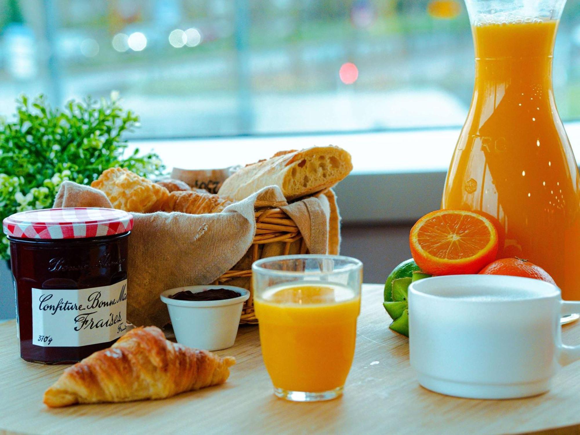 Ibis Styles Caen Centre Gare Hotel Exterior foto