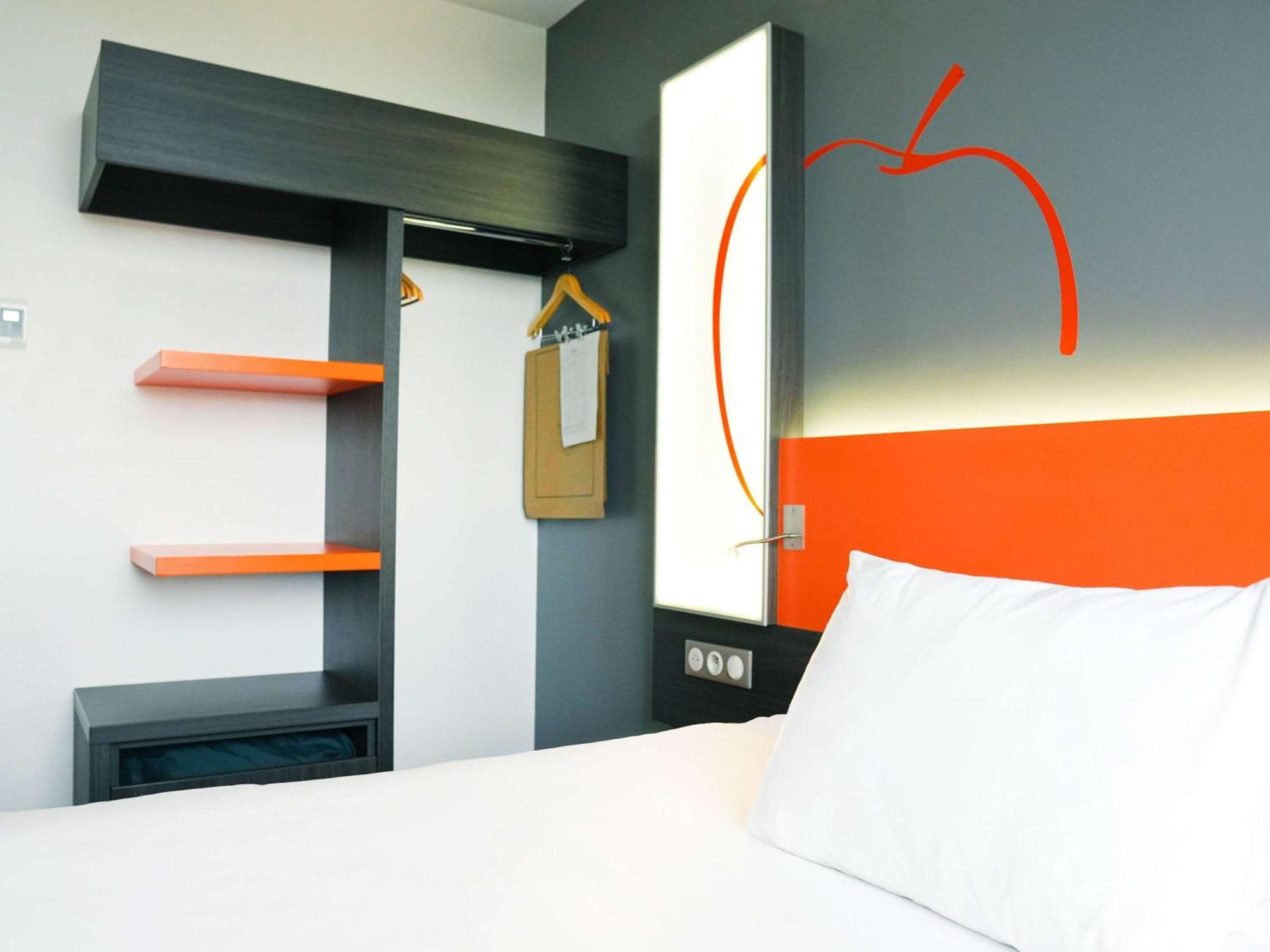 Ibis Styles Caen Centre Gare Hotel Exterior foto