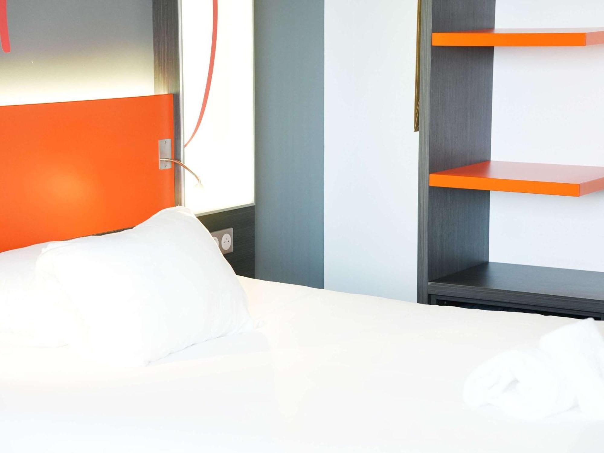 Ibis Styles Caen Centre Gare Hotel Exterior foto
